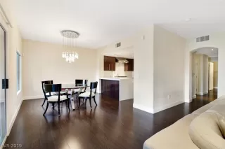 Photo #4: 2070610 Listing