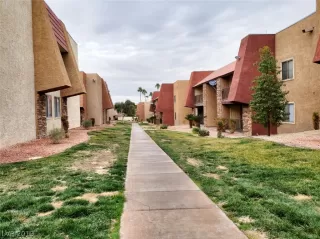 Photo #3: 2070619 Listing