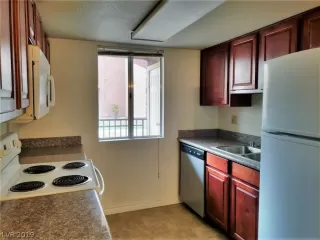 Photo #5: 2070619 Listing