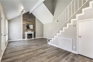 Photo #4: 2070631 Listing