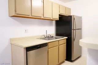 Photo #6: 2070682 Listing 