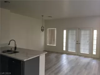 Photo #6: 2070696 Listing