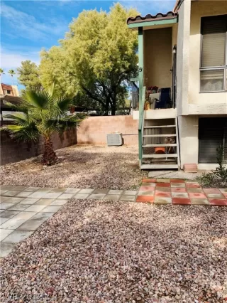 Photo #2: 2070722 Listing 