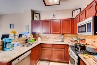 Photo #5: 2070735 Listing