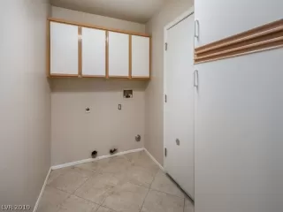 Photo #6: 2070736 Listing