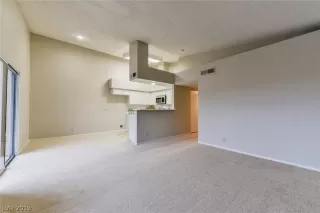 Photo #3: 2070761 Listing 