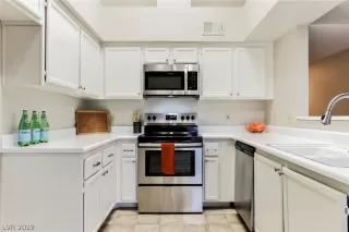 Photo #5: 2070761 Listing 