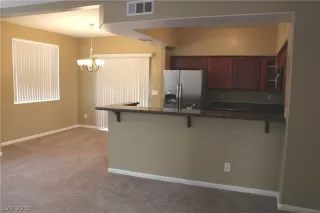 Photo #4: 2070780 Listing