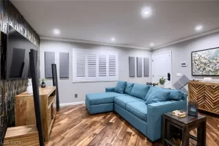 Photo #5: 2070795 Listing