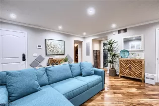 Photo #6: 2070795 Listing