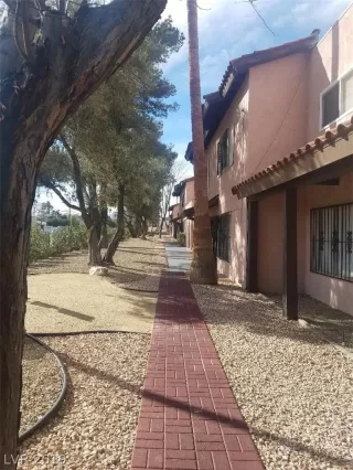 Photo #4: 2070873 Listing 