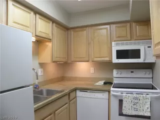 Photo #4: 2070899 Listing 