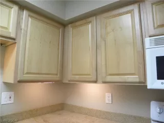 Photo #6: 2070899 Listing 