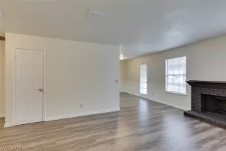 Photo #3: 2070900 Listing 