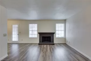 Photo #4: 2070900 Listing 