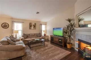 Photo #5: 2070962 Listing 