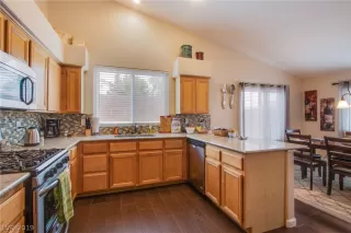 Photo #6: 2070962 Listing 