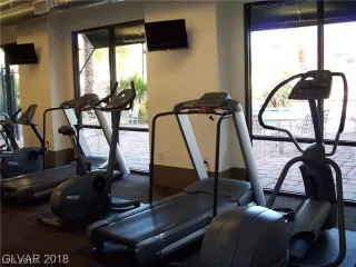 Photo #4: 2071065 Listing