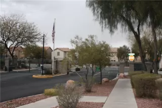 Photo #3: 2071140 Listing 