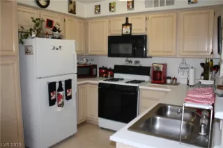 Photo #4: 2071140 Listing 