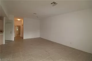 Photo #5: 2071197 Listing