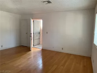 Photo #2: 2071263 Listing 