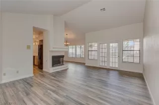 Photo #4: 2071278 Listing 