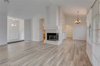 Photo #5: 2071278 Listing 