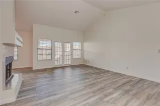 Photo #6: 2071278 Listing 