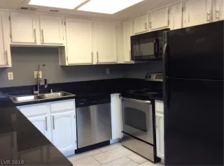 Photo #3: 2071282 Listing 