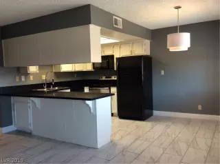 Photo #5: 2071282 Listing 