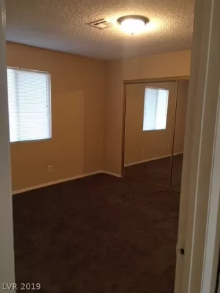 Photo #4: 2071295 Listing