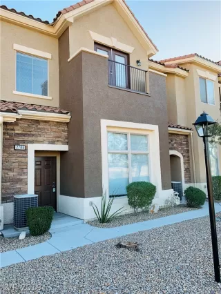 Photo #1: 2071321 Listing 