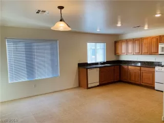 Photo #6: 2071321 Listing 