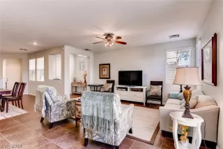 Photo #3: 2071322 Listing