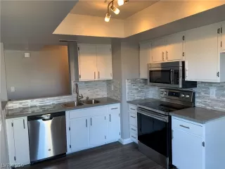 Photo #1: 2071353 Listing 