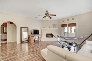 Photo #2: 2071363 Listing