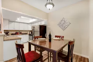 Photo #4: 2071363 Listing