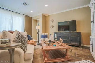 Photo #6: 2071406 Listing 