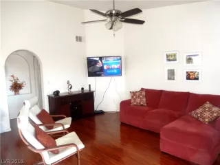 Photo #5: 2071435 Listing