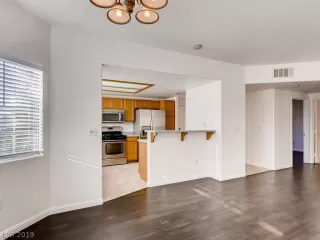 Photo #5: 2071446 Listing