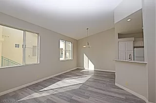 Photo #5: 2071464 Listing 