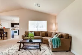 Photo #3: 2071549 Listing