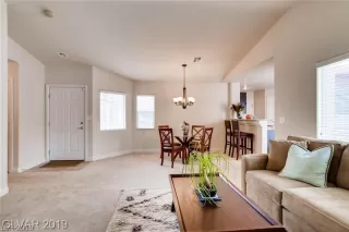 Photo #4: 2071549 Listing