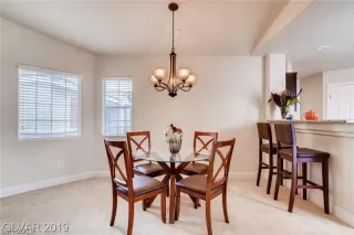 Photo #5: 2071549 Listing