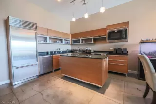 Photo #2: 2071643 Listing