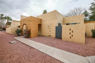 Photo #3: 2071676 Listing