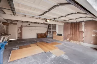 Photo #5: 2071710 Listing