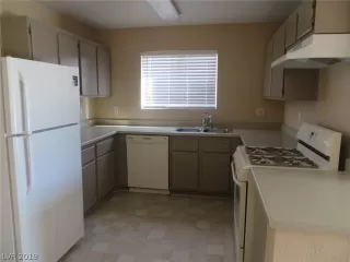 Photo #3: 2071785 Listing 