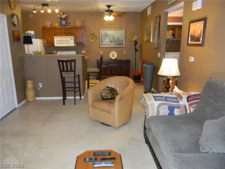 Photo #4: 2071818 Listing